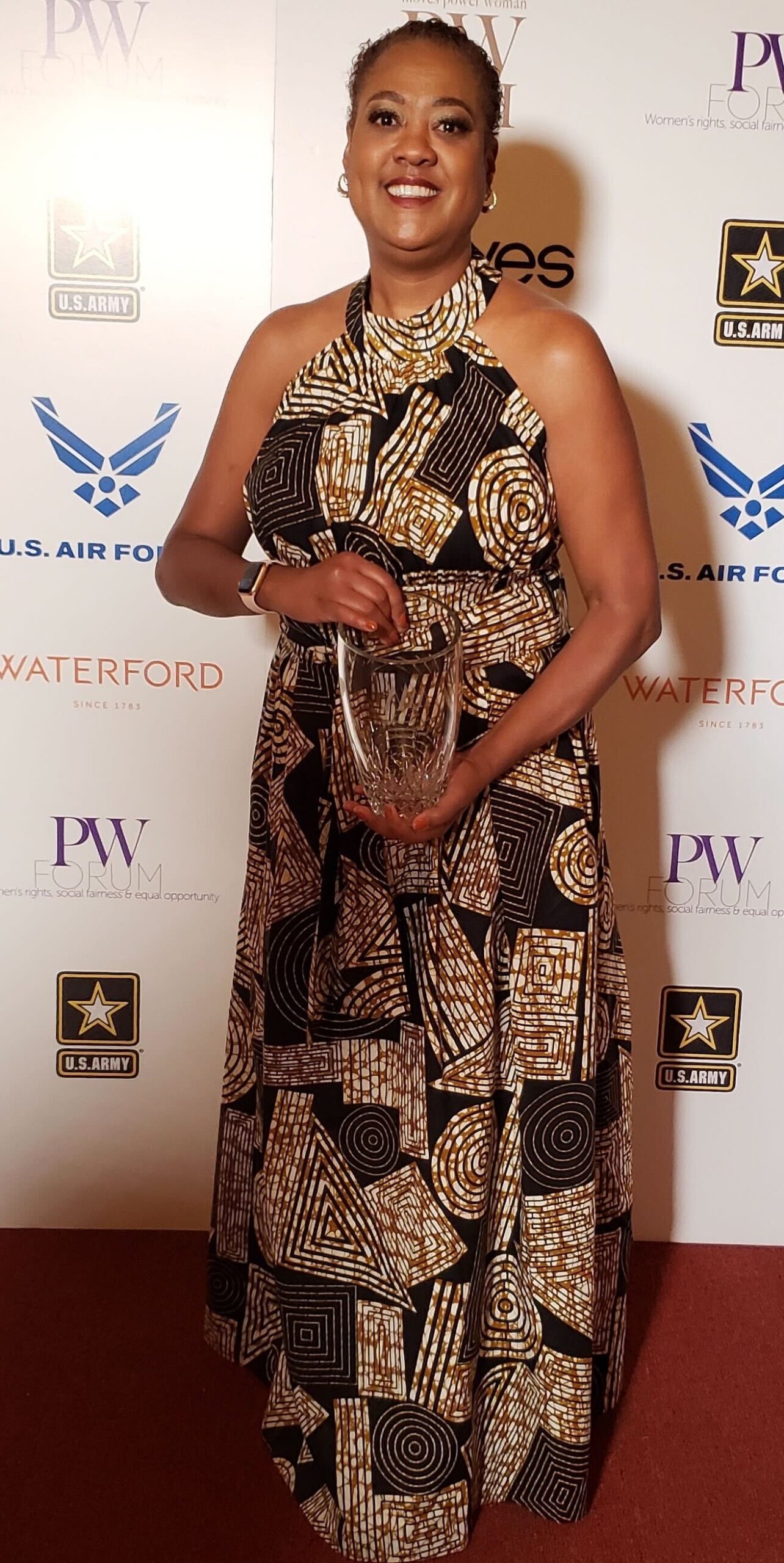 Djuana Beamon leadership coach receiving leadership award